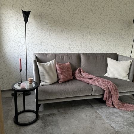 Kleiner Beistelltisch aus Holz